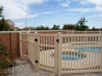beige-vinyl-picket-pool-fence-contractor-panama-city-florida-fence-company
